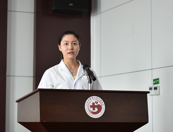 叶菁:以德树人,加强师生思想政治工作